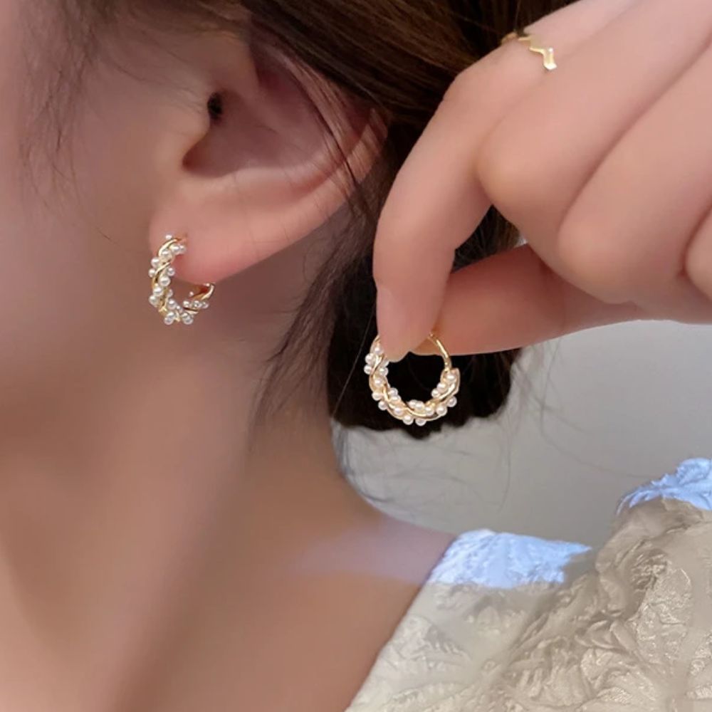Twisted Pearl Earrings – Elegant Gold Finish